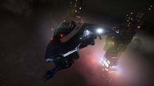 Die Aegis Dynamics Avenger Stalker im Flug durch die Stadt